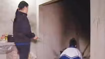 "Câm" sau khi bị hành hung