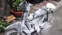 Xe đang lưu thông bỗng dưng bốc cháy