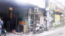 Cháy nhà kho, sơ tán khẩn cấp trẻ đang học mầm non
