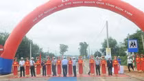 Lễ thông xe đường Hồ Chí Minh đoạn qua tỉnh Kon Tum