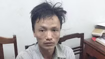 ‘Cất’ 3 bánh heroin trong cốp xe máy