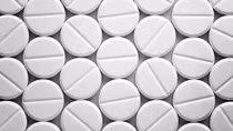 Tùy tiện dùng Aspirin gây hại cho tuần hoàn máu não và dạ dày