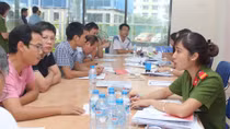 Công an quận Hoàng Mai đến chung cư đăng ký thường trú