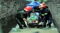Hàng trăm hộ dân ở Hạ Long sống trong cảnh ngập lụt