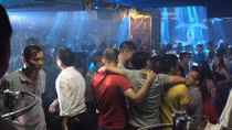 Phát hiện ma túy trong quán bar có hơn 300 “dân bay” đang nhảy nhót