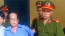Đưa bé gái đi học, gã xe ôm 63 tuổi lại chở đến phòng trọ giở trò đồi bại
