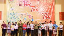 Công an các đơn vị, địa phương tổ chức Tết Trung thu cho các cháu thiếu nhi