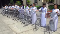 Tặng 30 xe đạp cho học sinh nghèo vượt khó học giỏi
