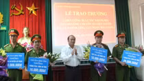 Khen thưởng thành tích khám phá vụ giết người ở Bắc Giang