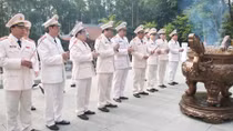 Học viện Chính trị CAND báo công dâng Bác tại Khu Di tích K9