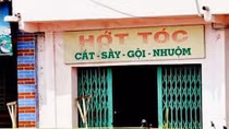 Phát hiện nhiều lá thư tuyệt mệnh ở tiệm hớt tóc