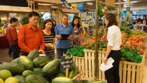 Vay tiêu dùng "săn" khách dịp cuối năm