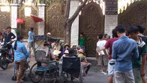 Nhọc nhằn mưu sinh đời vé số