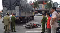 Thai phụ tử vong dưới gầm xe tải