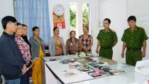 Nhóm ‘2 ngón’ trong Hội Yến Diêu Trì Cung sa lưới