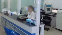 Nhân viên phòng khám trộm tài sản để trừ lương
