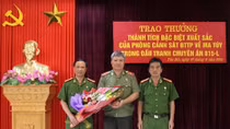Khen thưởng vụ bắt 6 bánh heroin và 100 viên ma túy tổng hợp tại Yên Bái