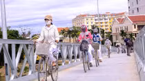 Nhịp cầu nối niềm vui phố Hội
