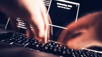 Chiến dịch bí mật theo dõi web đen khiêu dâm
