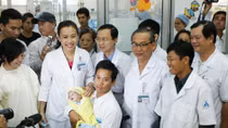 Phép nhiệm mầu của cuộc sống và lòng nhân