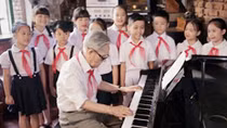 Nhạc sĩ Phong Nhã: Tuổi thơ vẫn ngời trong mắt