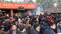 2.000 người bảo vệ lễ hội khai ấn đền Trần