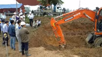 Đào xong 12 hố phục vụ giám định vỡ đường ống nước sông Đà – Hà Nội