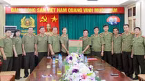 Nhà xuất bản CAND gửi gắm tình cảm đến với các bạn Lào