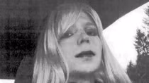 ‘Người hùng Wikileaks’ chuyển giới lại kiện quân đội Mỹ