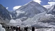 Nhiều nhà leo núi thiệt mạng do động đất ở Nepal