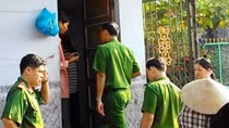Nữ công nhân chết trong tư thế treo cổ ở phòng trọ