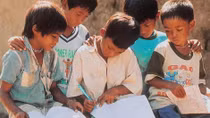 Công an tỉnh Quảng Trị: Tặng quà học sinh nghèo vùng cao