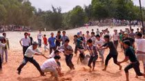 Hàng nghìn người dân tham gia lễ hội cướp cù