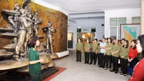 Tham quan bảo tàng Đường Hồ Chí Minh