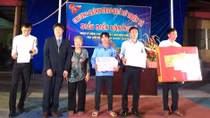 Những món quà tình nghĩa giúp học sinh miền núi