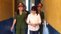 Thuê người đóng giả mẹ ruột để bán nhà