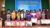 Mang Xuân sớm đến với bà con vùng sâu