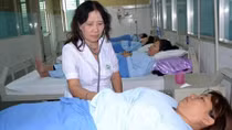 Nữ bác sĩ hết lòng vì người bệnh