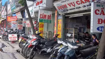 Mượn xe bạn đi… cầm