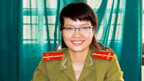 Nữ thủ lĩnh Đoàn nhận bằng tiến sĩ ở tuổi 30