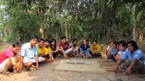 11 con bạc bị tạm giữ khi đang say máu trong vườn