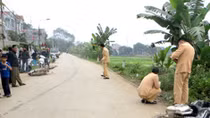 Xe máy đâm nhau trên đường nông thôn, 3 người thương vong