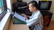 Hai anh em rủ nhau cướp tiệm vàng để trả nợ