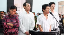 Nổi máu côn đồ, bốn người trong một gia đình vào vòng lao lý