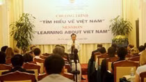 Tổ chức chương trình "Tìm hiểu Việt Nam" cho các đại sứ