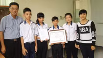 Học sinh ‘trường làng’ lại được vinh danh