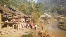 Nghịch lý nhà cao, đường to vẫn đói nghèo