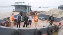 Không để tình trạng "chặt chém", bắt ép chủ tàu nộp tiền kéo cạn