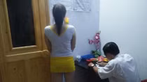 Nhân viên massage gạ gẫm khách kích dục 