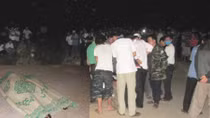Phát hiện bé gái chết bất thường bên bờ suối có nhiều vết máu